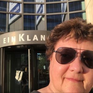 Meet your Posher, Vickie